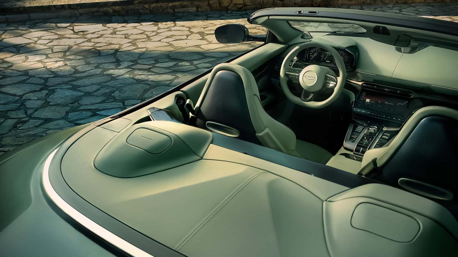 Vanquish Volante: Η ισχυρότερη κάμπριο Aston Martin έφτασε